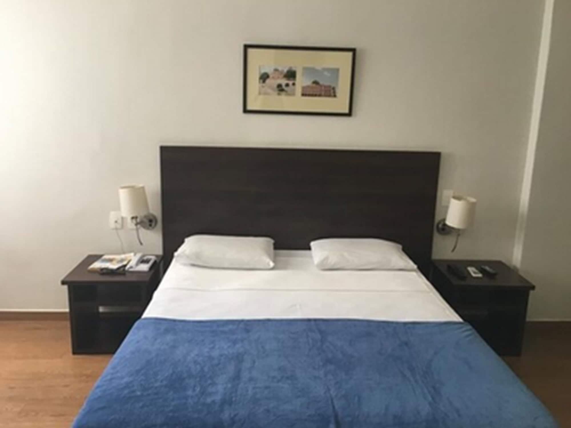 Oyo Ecosuites Hotel มาเนาส์ ภายนอก รูปภาพ