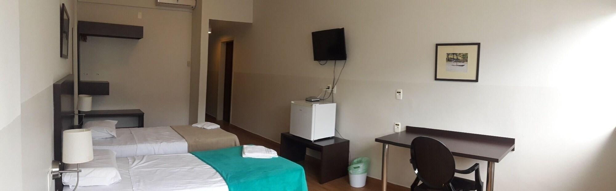 Oyo Ecosuites Hotel มาเนาส์ ภายนอก รูปภาพ