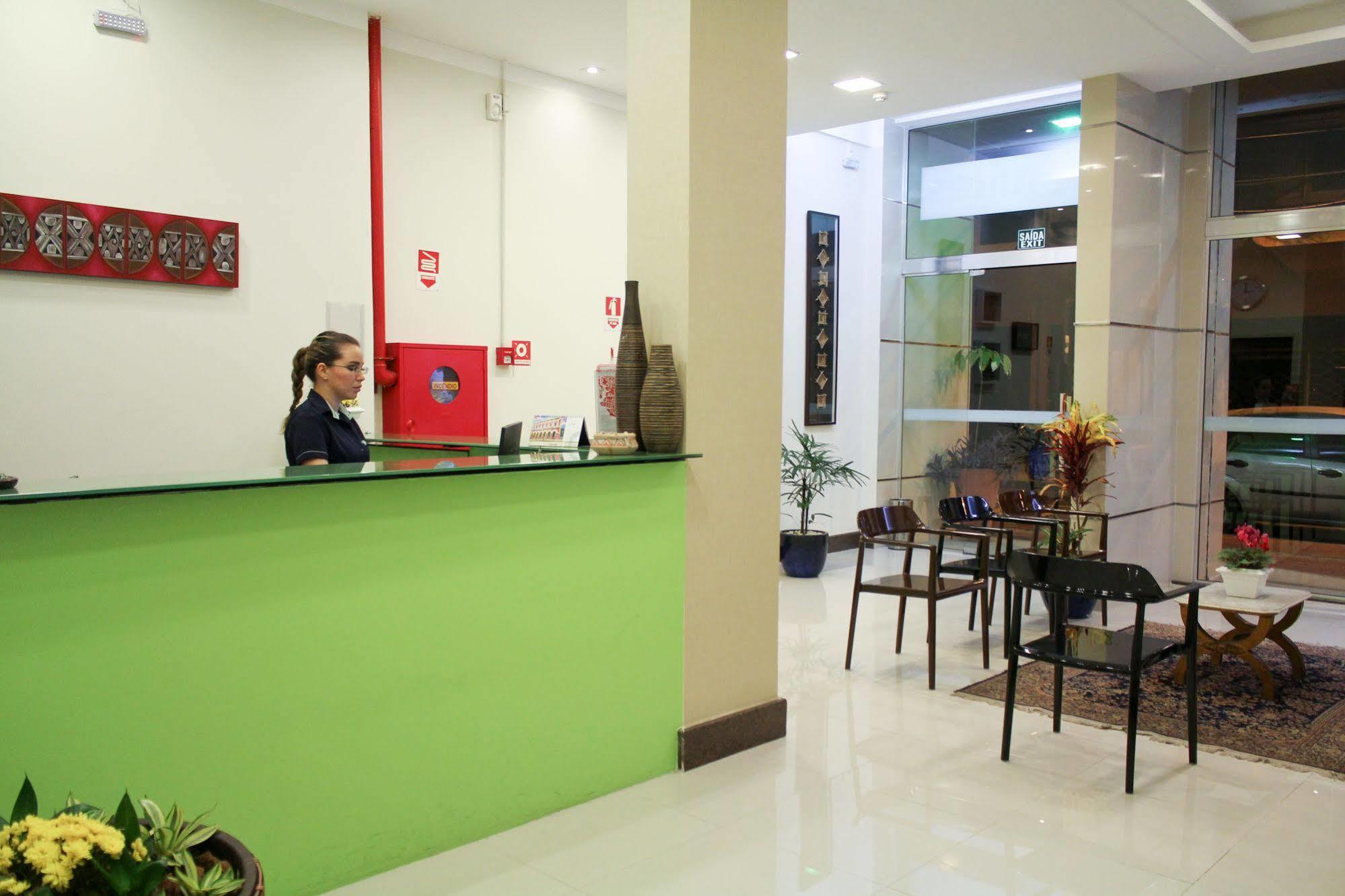 Oyo Ecosuites Hotel มาเนาส์ ภายนอก รูปภาพ